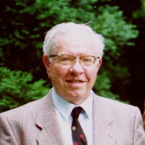 Fred Hoyle.jpg